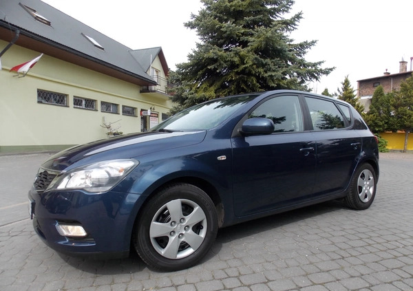 Kia Ceed cena 21500 przebieg: 176500, rok produkcji 2010 z Jarosław małe 379